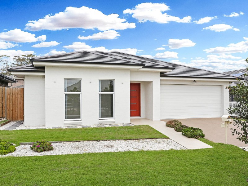 6 Moxon Street, Oran Park NSW 2570