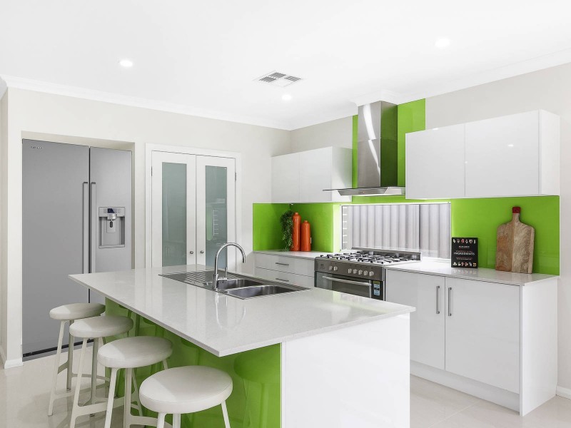6 Moxon Street, Oran Park NSW 2570