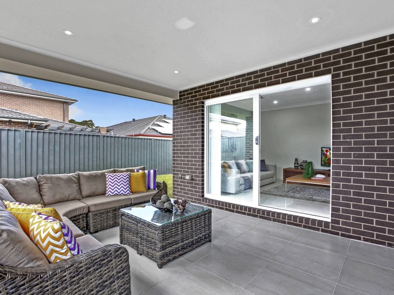 6 Moxon Street, Oran Park NSW 2570