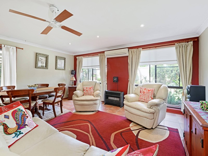10 Antonio Cl, Rosemeadow NSW 2560
