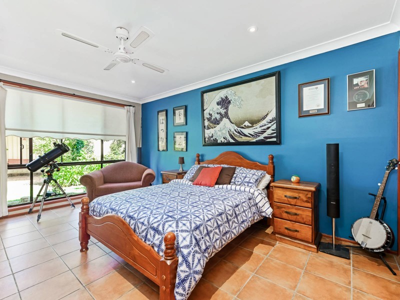 10 Antonio Cl, Rosemeadow NSW 2560