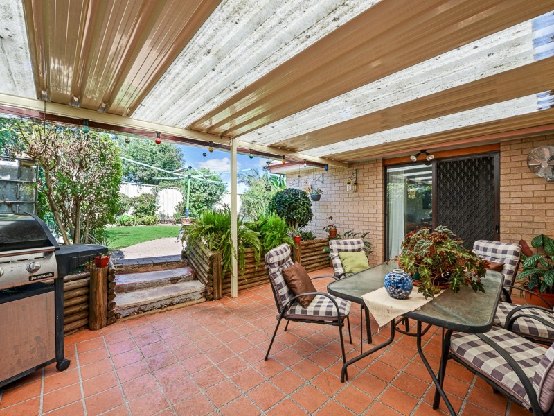 10 Antonio Cl, Rosemeadow NSW 2560