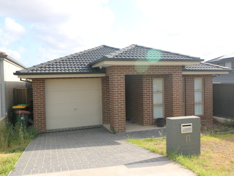 17 Sierra Avenue, Middleton Grange NSW 2171