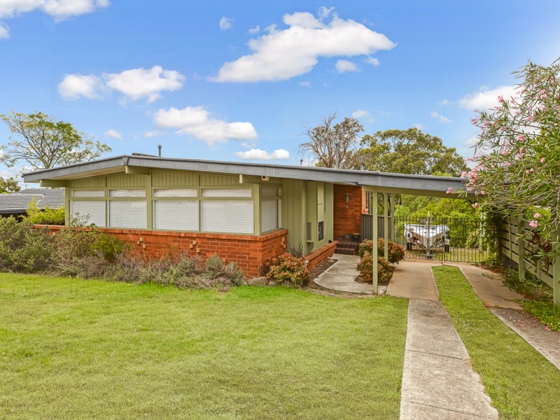 9 Lawn Ave, Bradbury NSW 2560