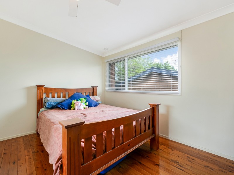 9 Lawn Ave, Bradbury NSW 2560