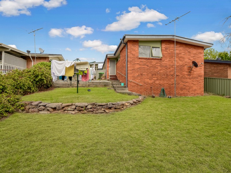 9 Lawn Ave, Bradbury NSW 2560