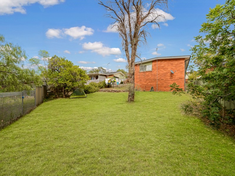9 Lawn Ave, Bradbury NSW 2560