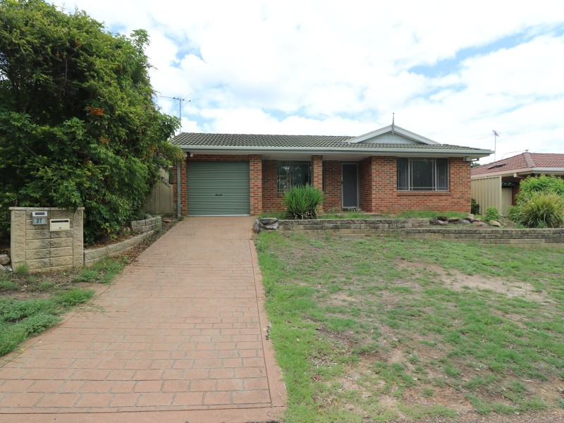 37 Mary Street, Macquarie Fields NSW 2564