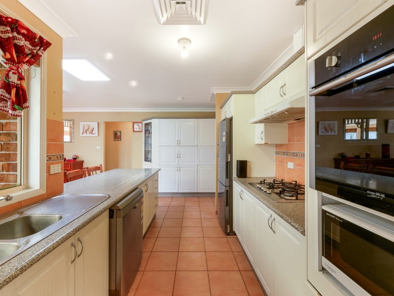 13 Alligator St, Kearns NSW 2558