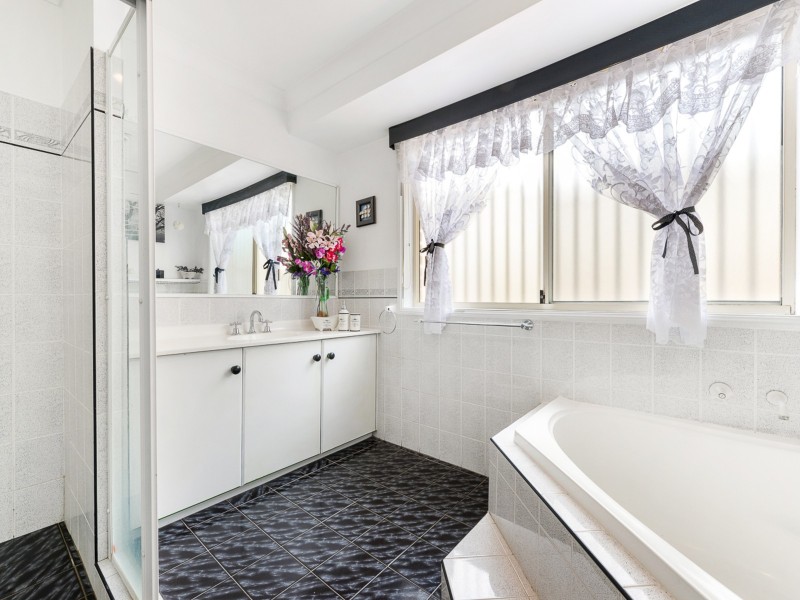 13 Alligator St, Kearns NSW 2558