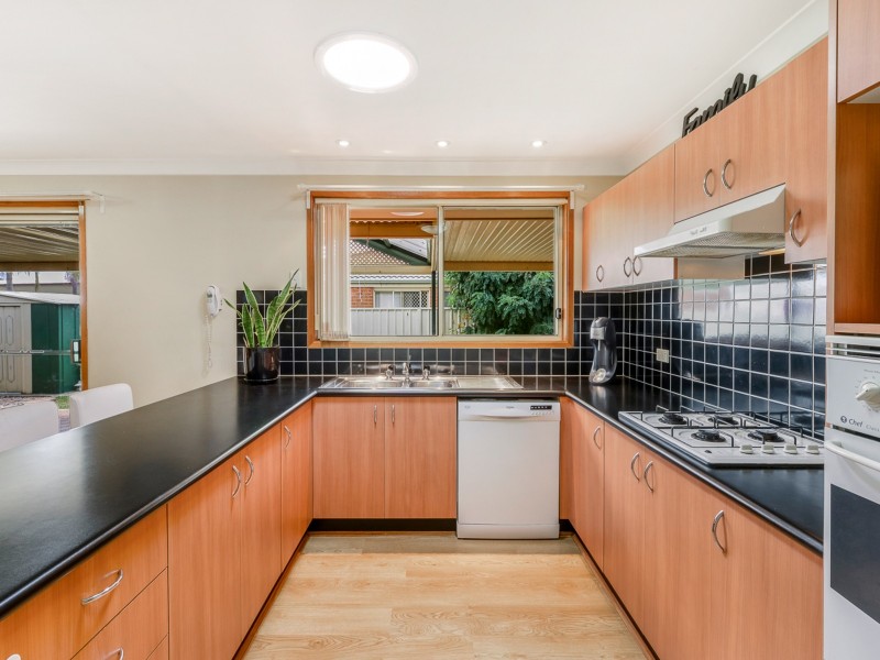 40 Pyramus St, Rosemeadow NSW 2560