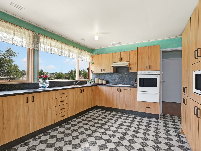 7 Coachwood Cres, Bradbury NSW 2560