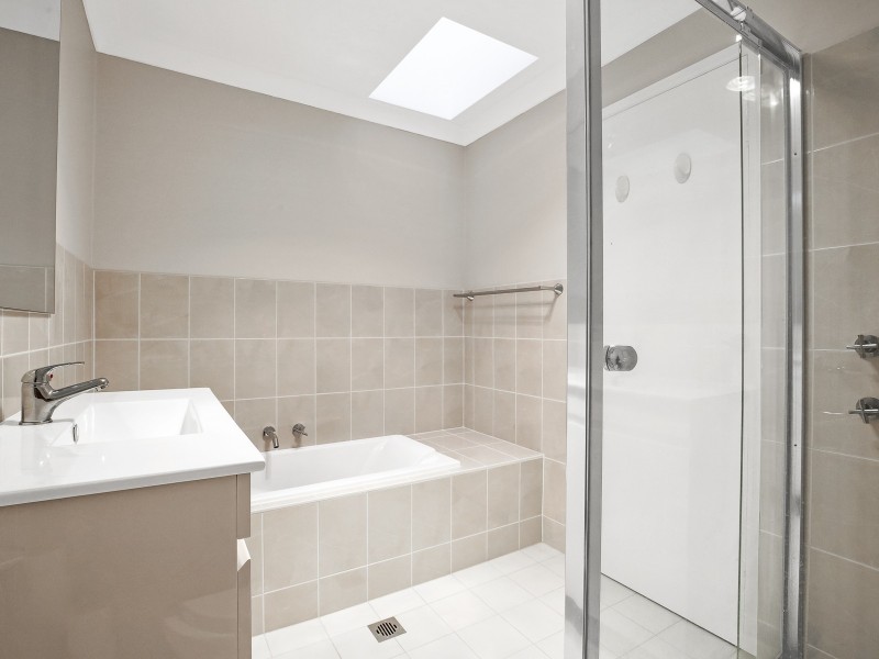 5/23  Porter St, Minto NSW 2566