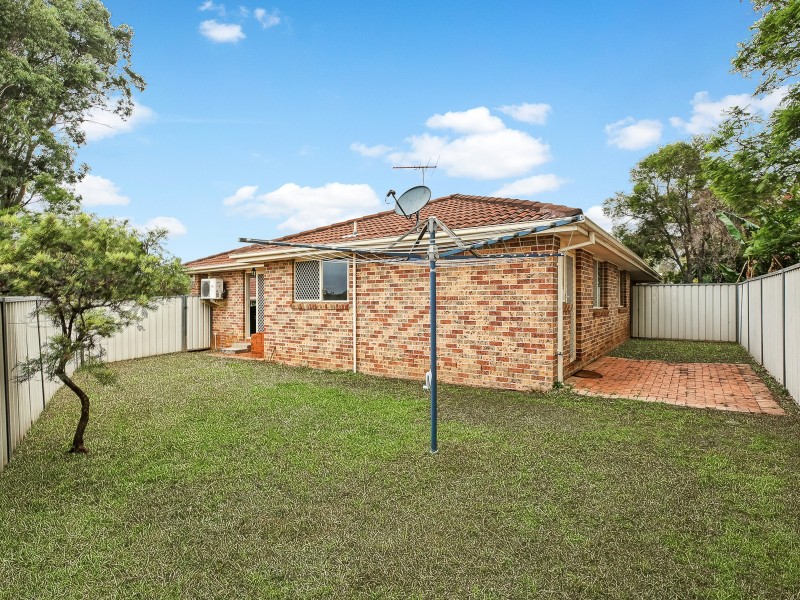 5/23  Porter St, Minto NSW 2566