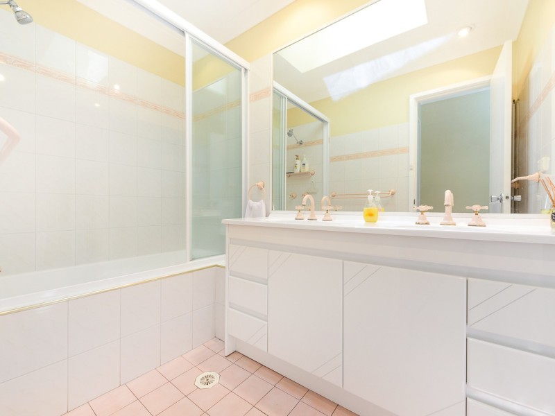 137 Wyangala Cres, Leumeah NSW 2560