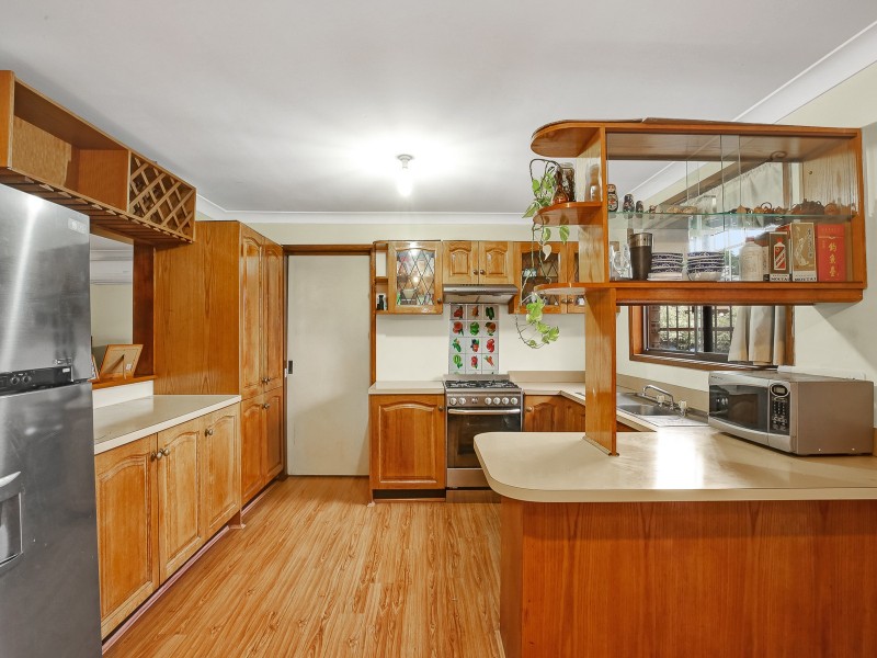 1 Manly Pl, Woodbine NSW 2560