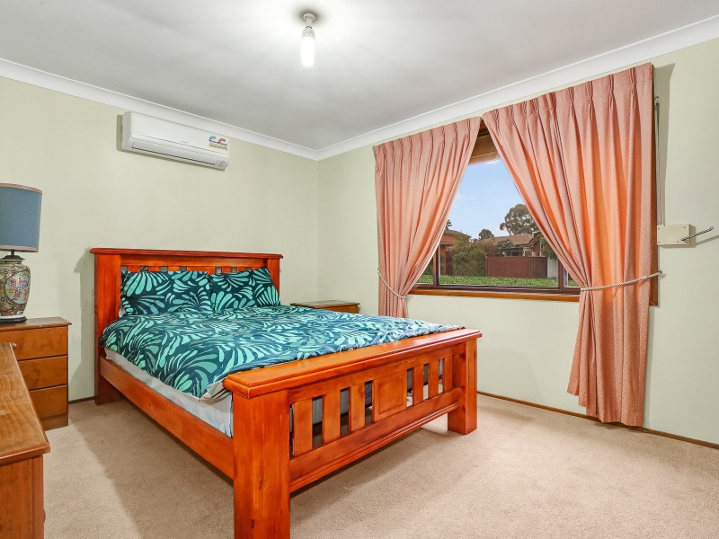 1 Manly Pl, Woodbine NSW 2560