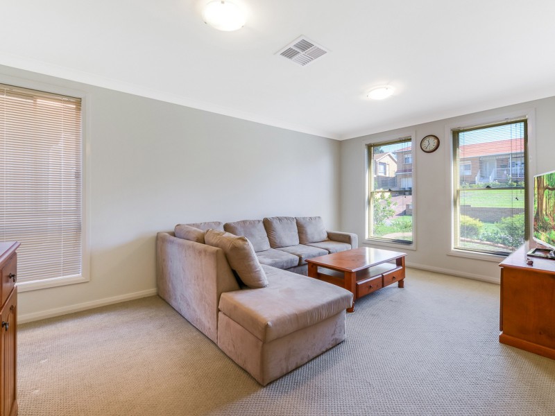 70 Clennam Ave, Ambarvale NSW 2560