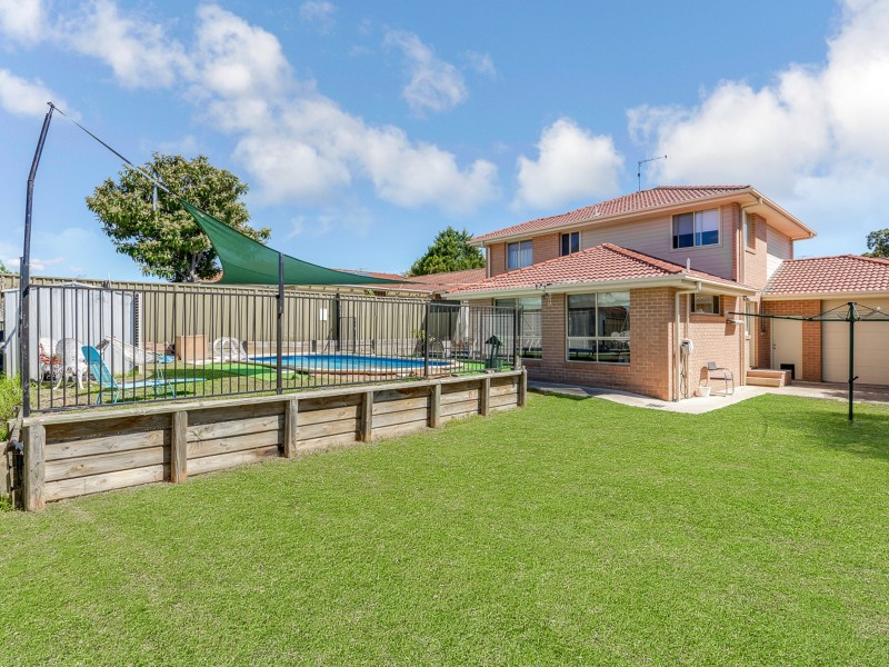 70 Clennam Ave, Ambarvale NSW 2560