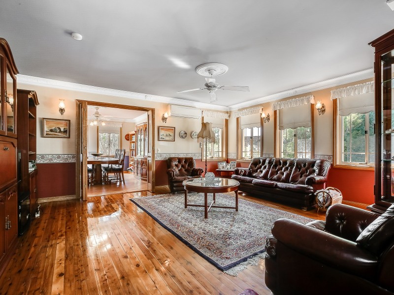 10 Mundowy Pl, Bradbury NSW 2560