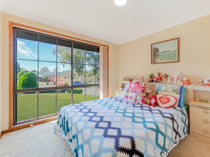 85 Crispsparkle Dr, Ambarvale NSW 2560
