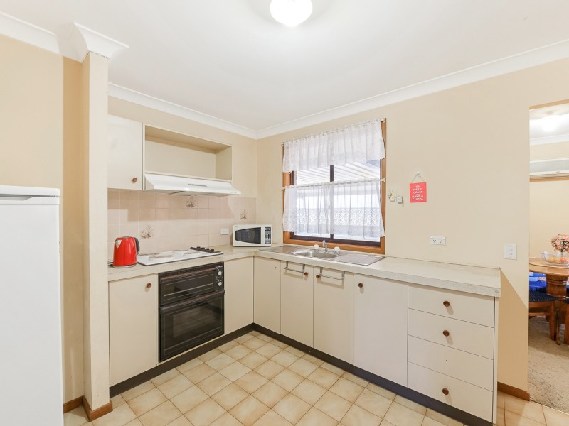 85 Crispsparkle Dr, Ambarvale NSW 2560