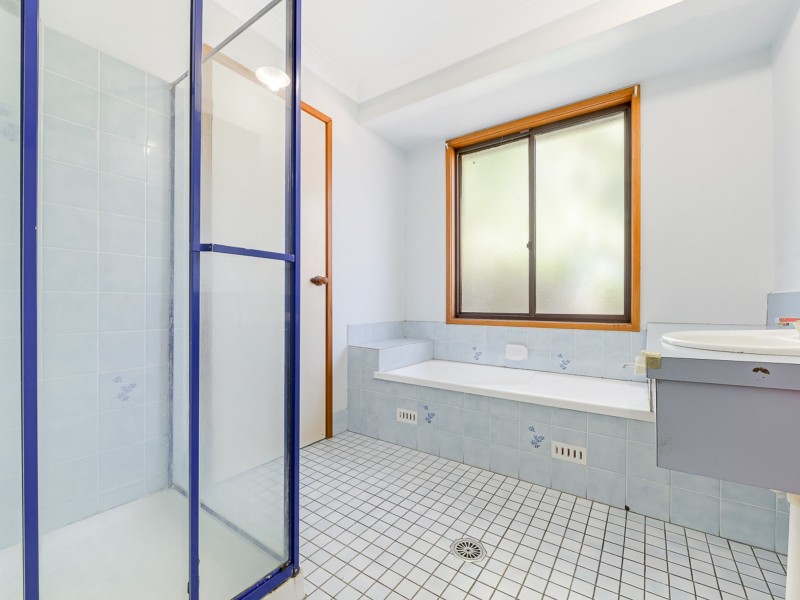 85 Crispsparkle Dr, Ambarvale NSW 2560