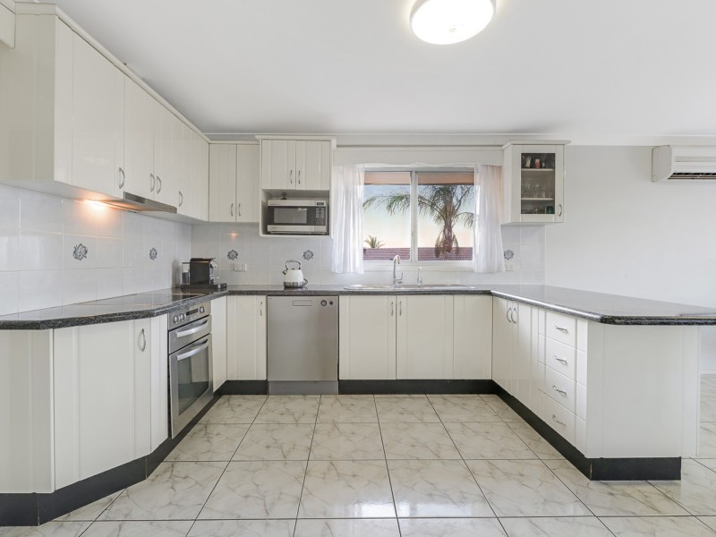 7 Dolomite Pl, Eagle Vale NSW 2558