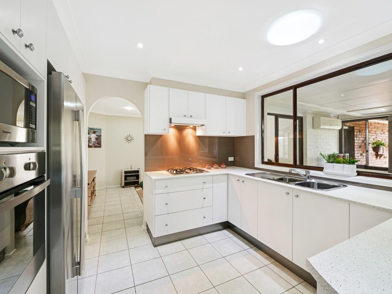 1 Back Close, Kearns NSW 2558