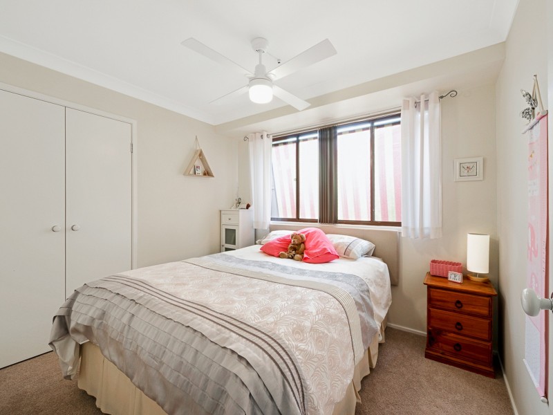 1 Back Close, Kearns NSW 2558