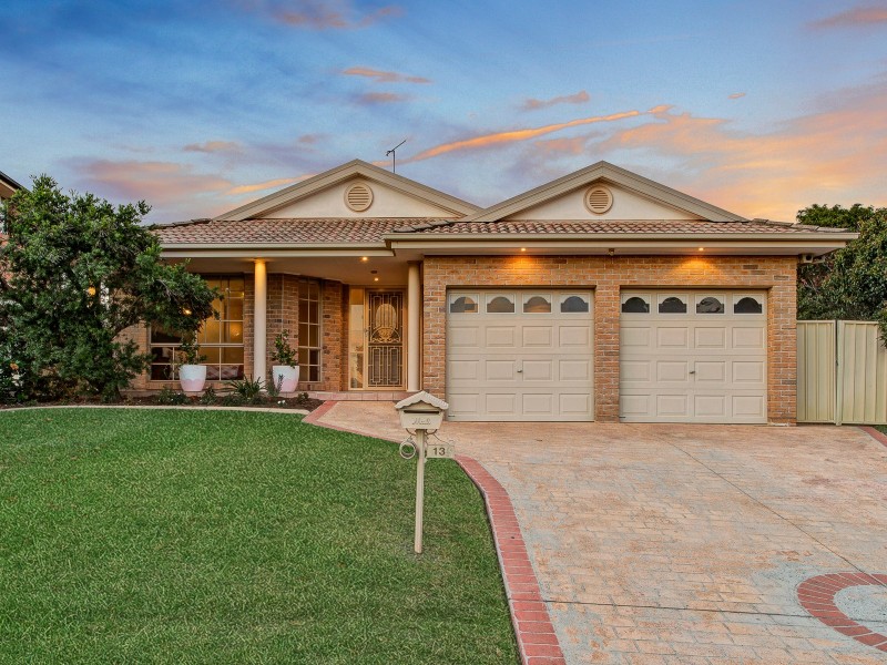 13 Ashford Cct, Currans Hill NSW 2567