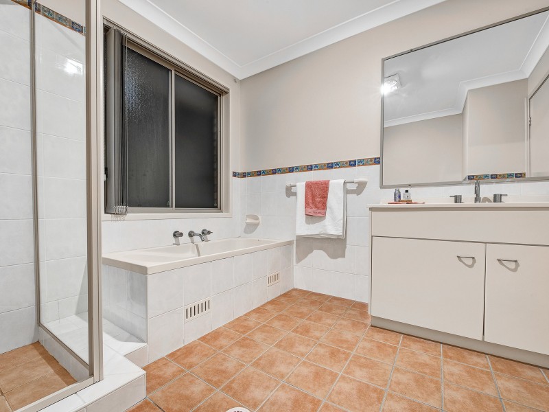 13 Ashford Cct, Currans Hill NSW 2567