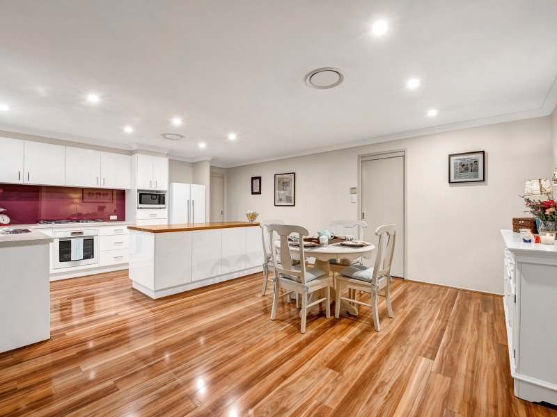 13 Ashford Cct, Currans Hill NSW 2567