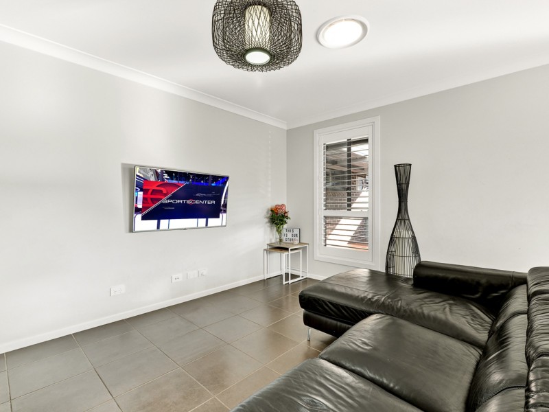 30 Jubilee Cct, Rosemeadow NSW 2560