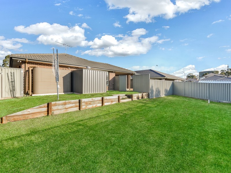 30 Jubilee Cct, Rosemeadow NSW 2560