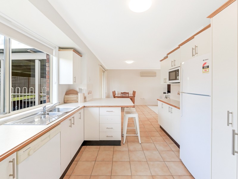 79 Kellerman Dr, St Helens Park NSW 2560