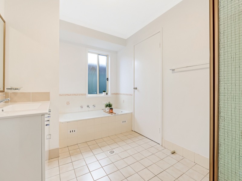 79 Kellerman Dr, St Helens Park NSW 2560