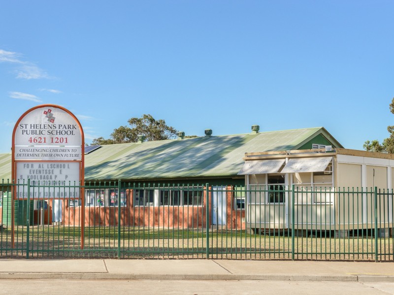 79 Kellerman Dr, St Helens Park NSW 2560