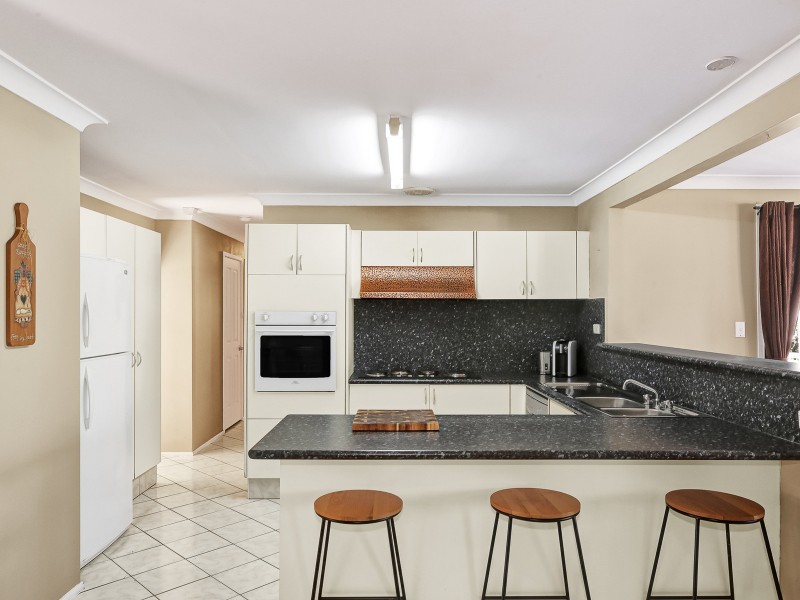 64 Fluorite Pl, Eagle Vale NSW 2558