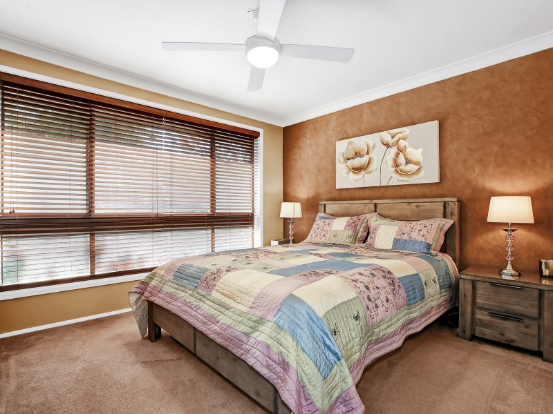 64 Fluorite Pl, Eagle Vale NSW 2558