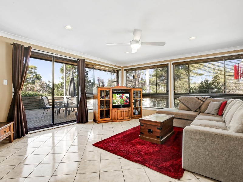 64 Fluorite Pl, Eagle Vale NSW 2558