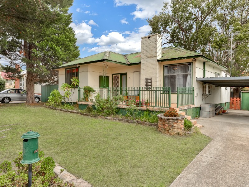 12 Burrawong Cres, Elderslie NSW 2570