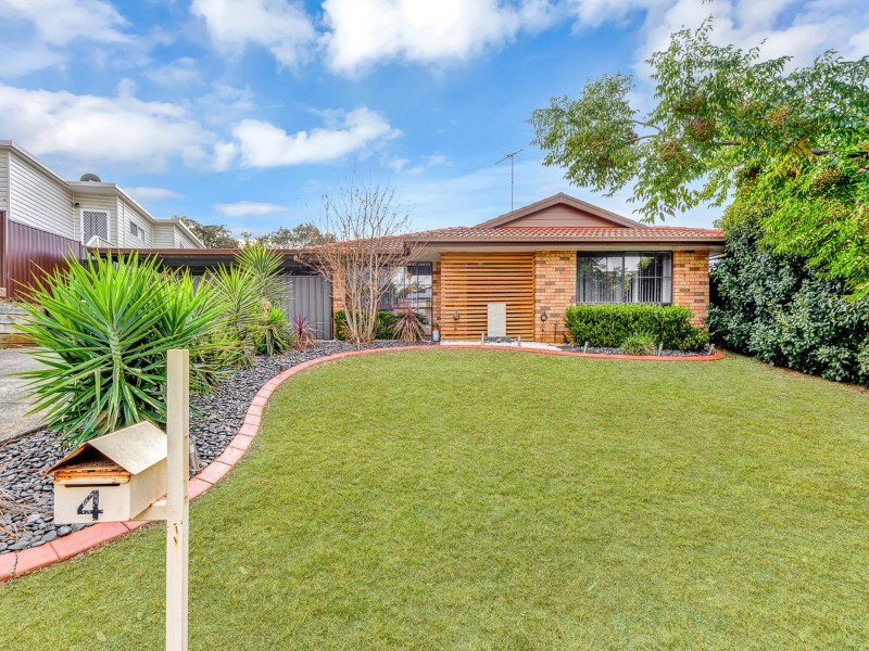 4 Clennam Ave, Ambarvale NSW 2560