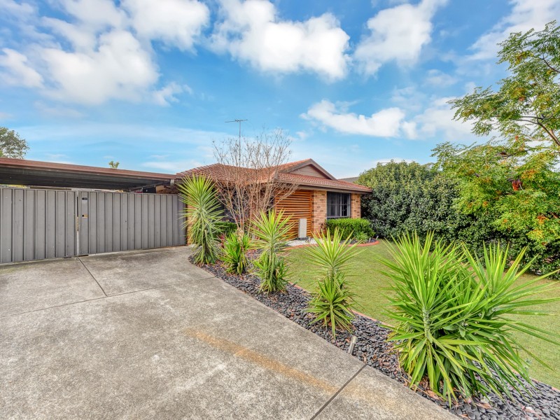 4 Clennam Ave, Ambarvale NSW 2560