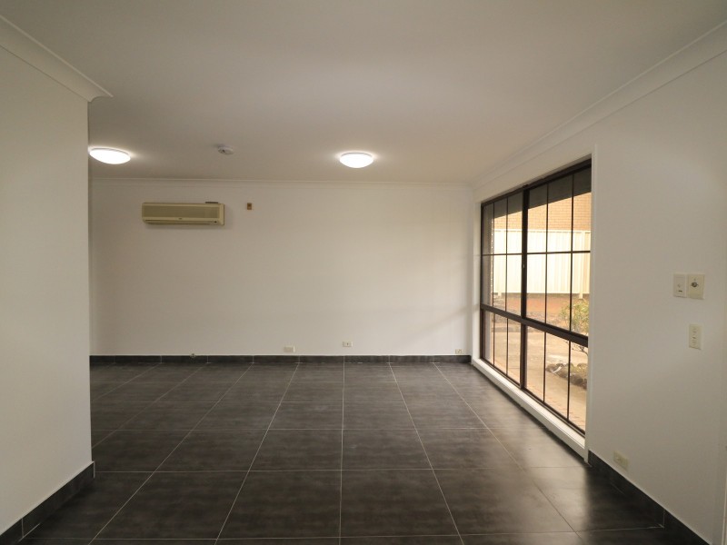 85 Crispsparkle Drive, Ambarvale NSW 2560