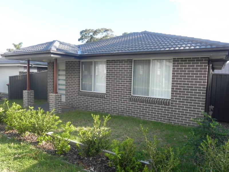 2 Winn Grove, Camden South NSW 2570