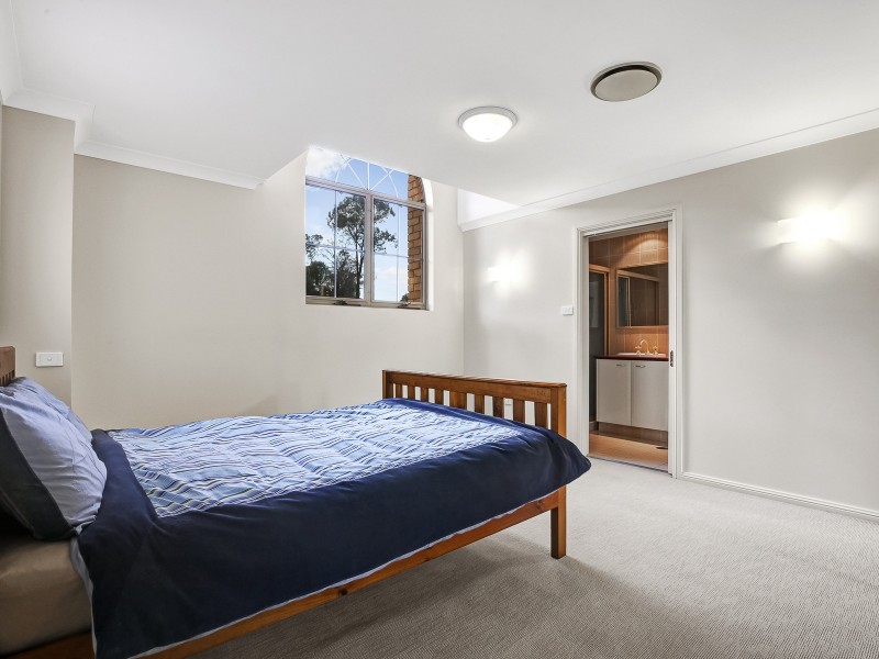 30 Glen Alpine Dr, Glen Alpine NSW 2560