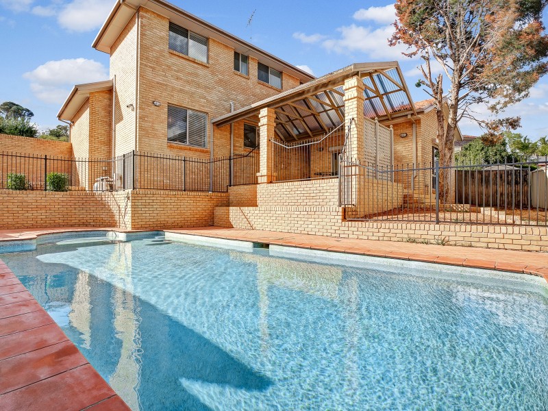 30 Glen Alpine Dr, Glen Alpine NSW 2560