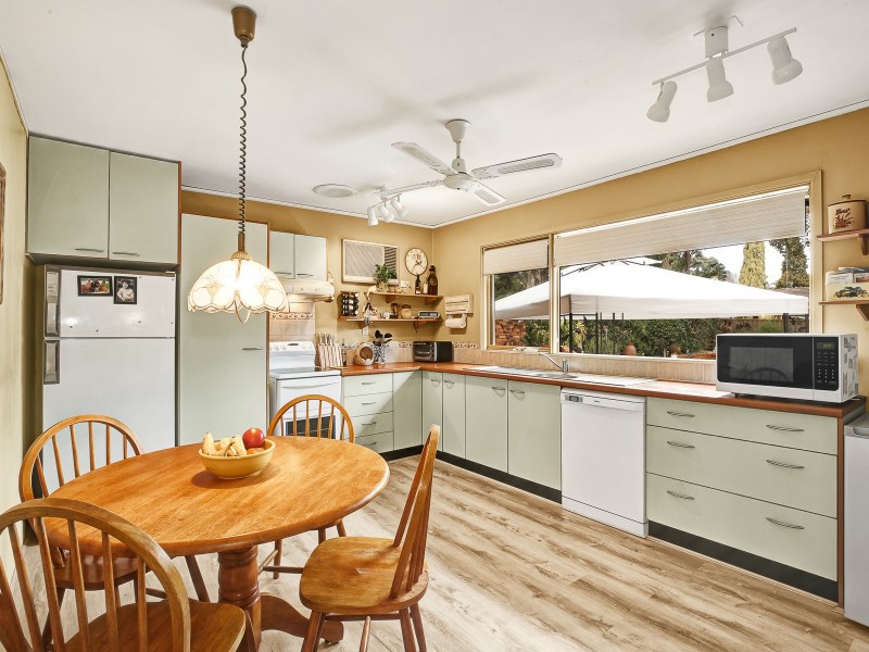 21 Coachwood Cres, Bradbury NSW 2560