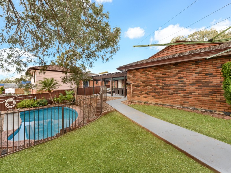 24 Spitfire Dr, Raby NSW 2566